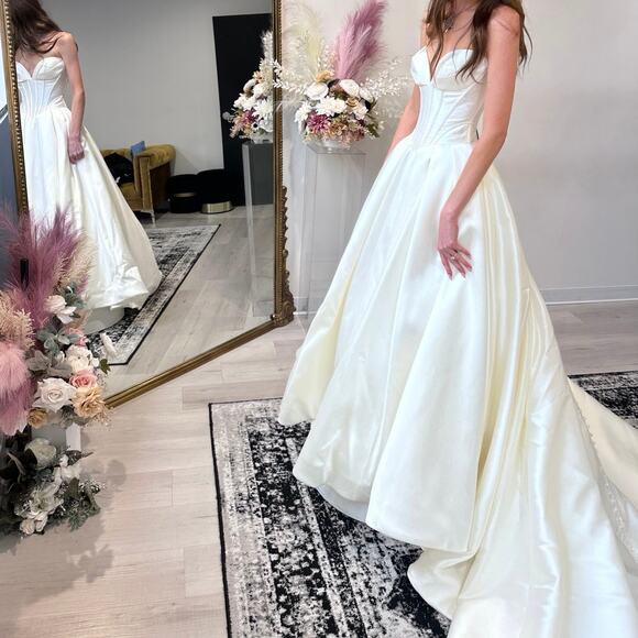 NWOT Madison James MJ1109 Fialma Satin Ball Gown Wedding Dress Strapless Corset - Picture 8 of 11